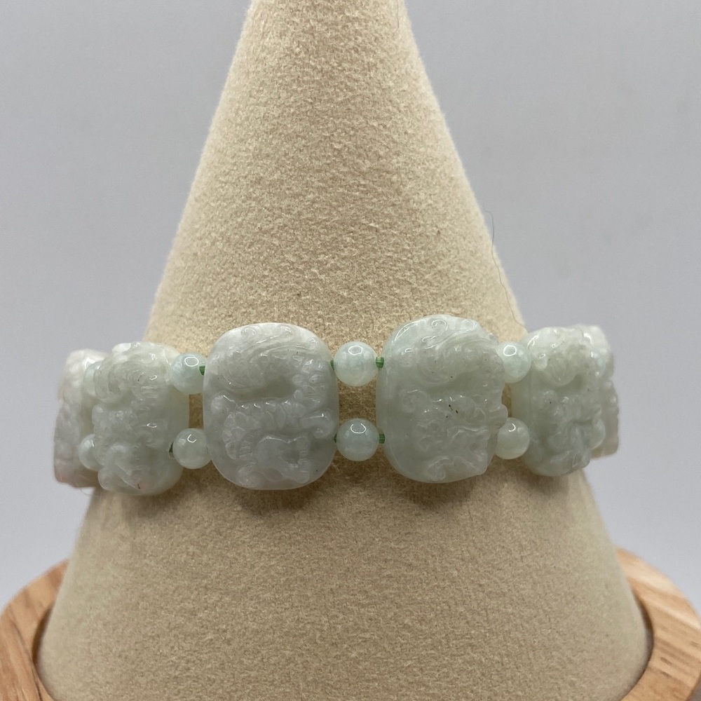 Jade Of Yesteryear Carved Green Jade Stretch Bracelet Dragon Average New